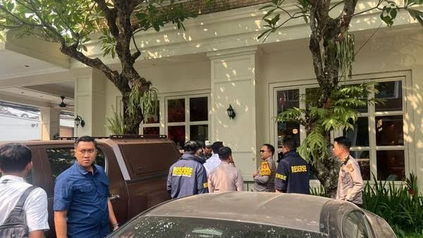 Polisi Sita Uang Rp60 Miliar Saat Geledah de'Clan Terkait Korupsi Black Out PLN