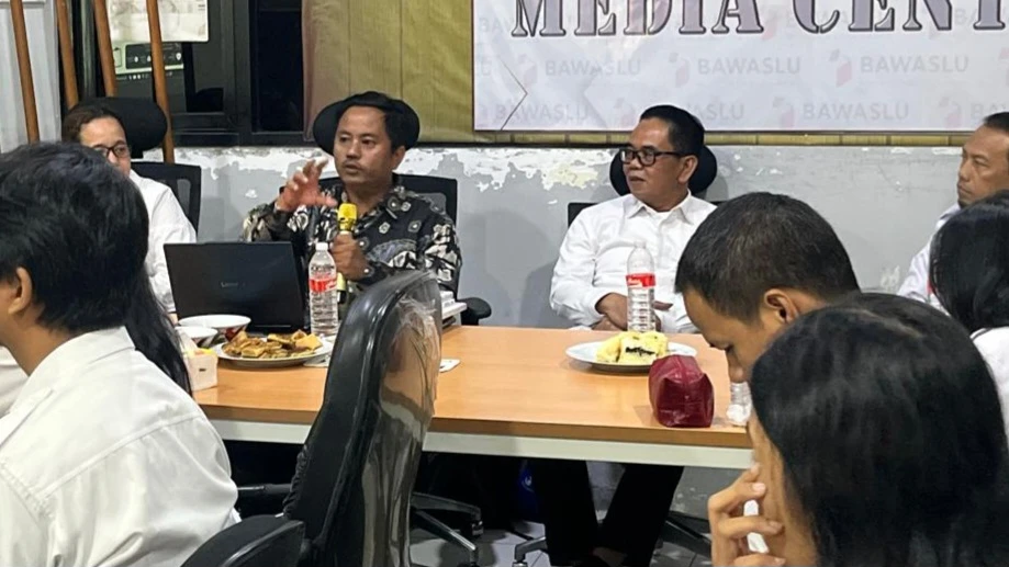 Bawaslu Jakarta Barat Perkuat Kapasitas Humas Lewat Diskusi Lentera dan Pelatihan Jurnalistik
