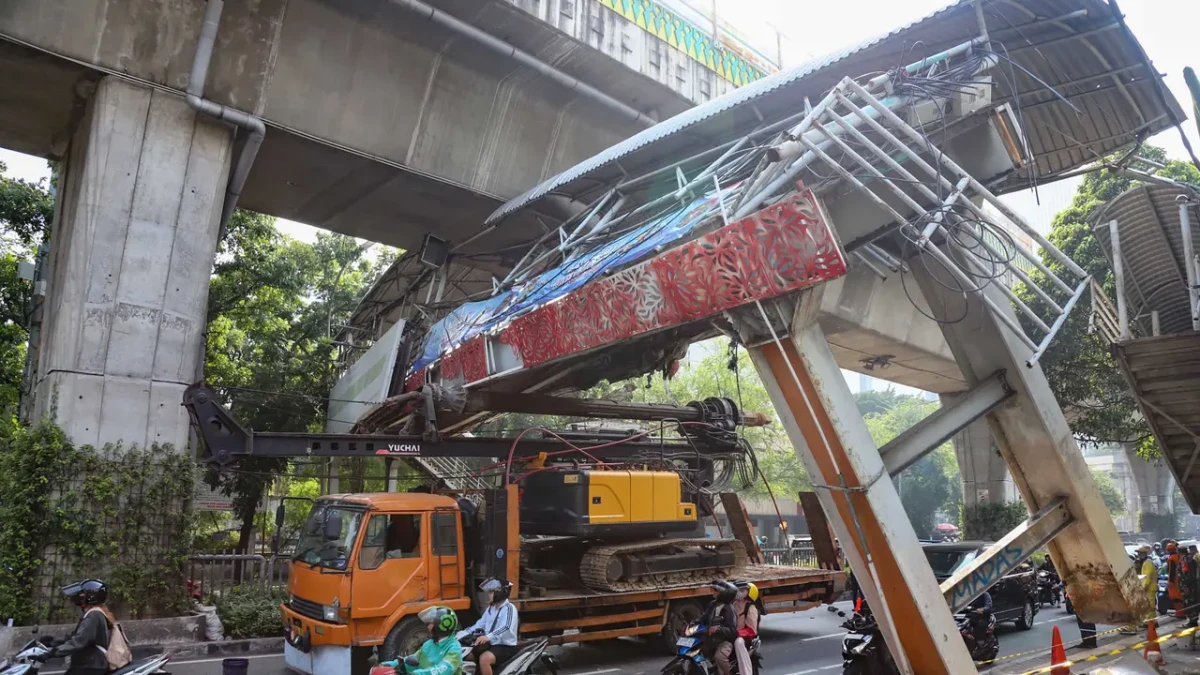 Kerusakan JPO Tendean Ditaksir Miliaran, Pemprov DKI Colek Pemilik Perusahaan Truk
