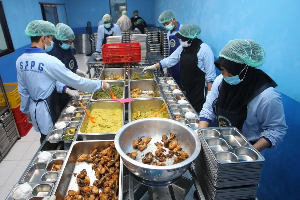 BGN Larang Dapur MBG Gunakan LPG 3 Kg, Minyakita, dan Beras SPHP