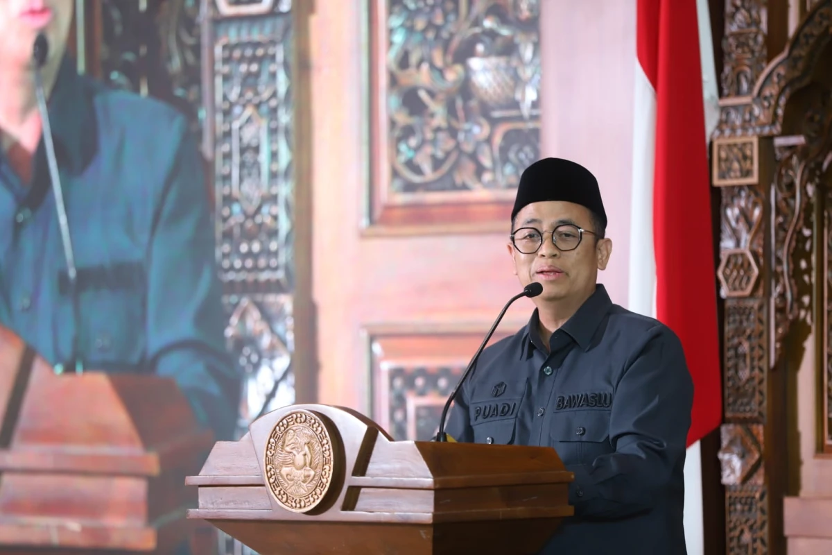 Bawaslu Ajak Mahasiswa Unair Kritis Hadapi Arus Informasi Digital