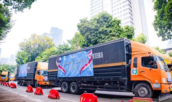 Polda Metro Jaya Kirim 12 Truk Bantuan untuk Korban Gempa NTT