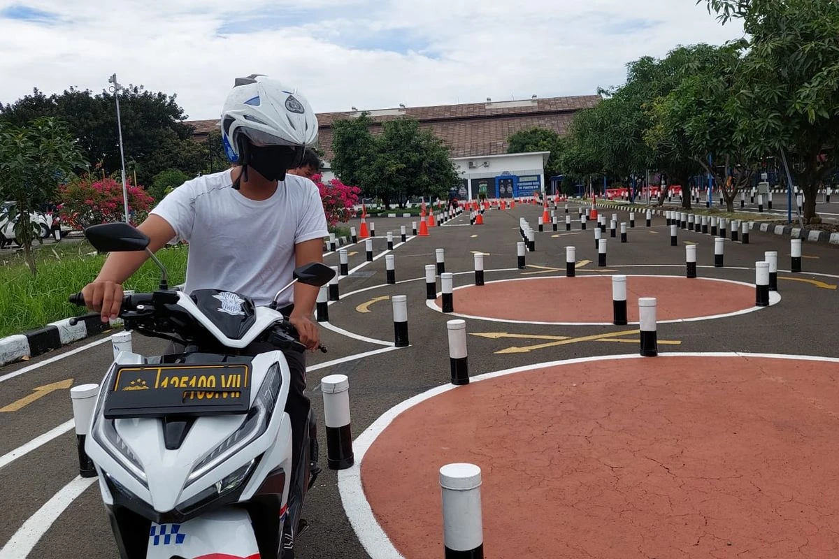 MK Tak Terima Gugatan Aturan SIM Telat Perpanjang Wajib Bikin Baru