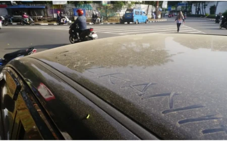 DLH DKI Perketat Pemantauan Kualitas Udara Jakarta Imbas Sebaran Abu Vulkanik Anak Krakatau