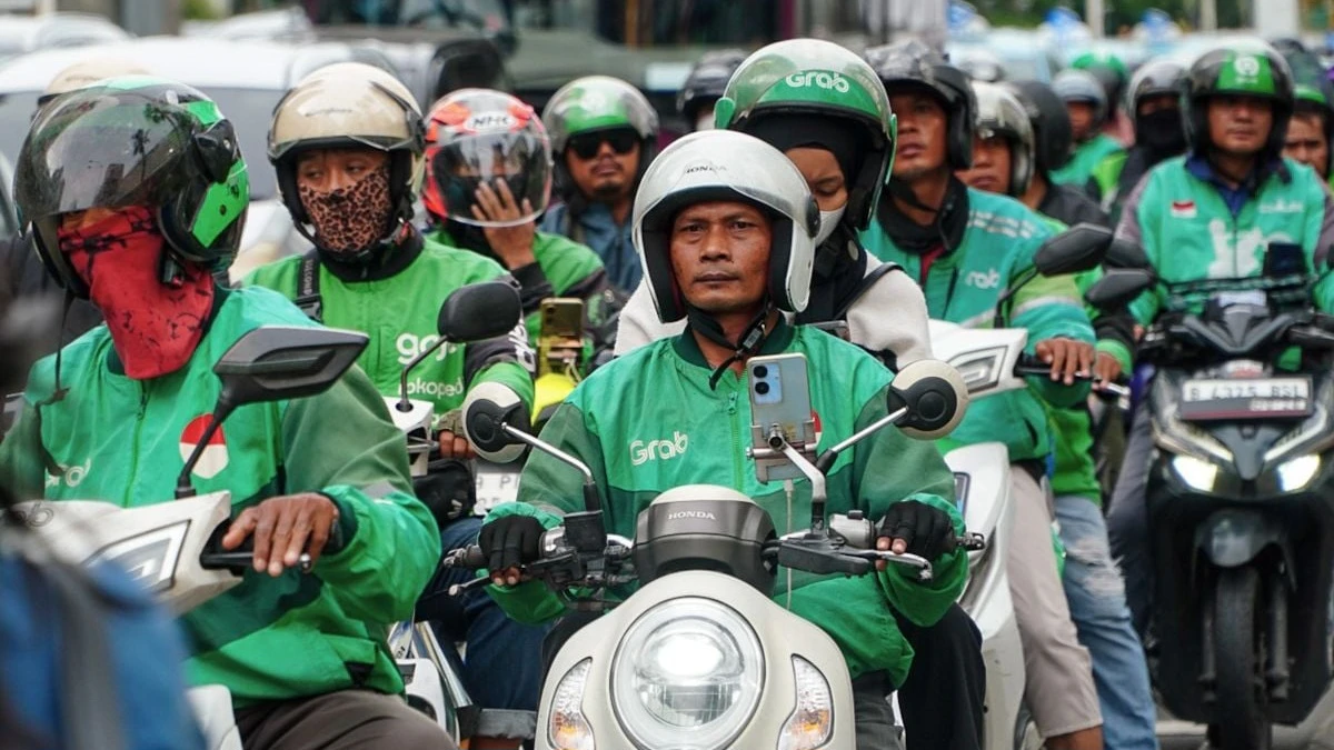 Menhub Dudy Siapkan Revisi UU LLAJ, Ojek Online Jadi Angkutan Umum