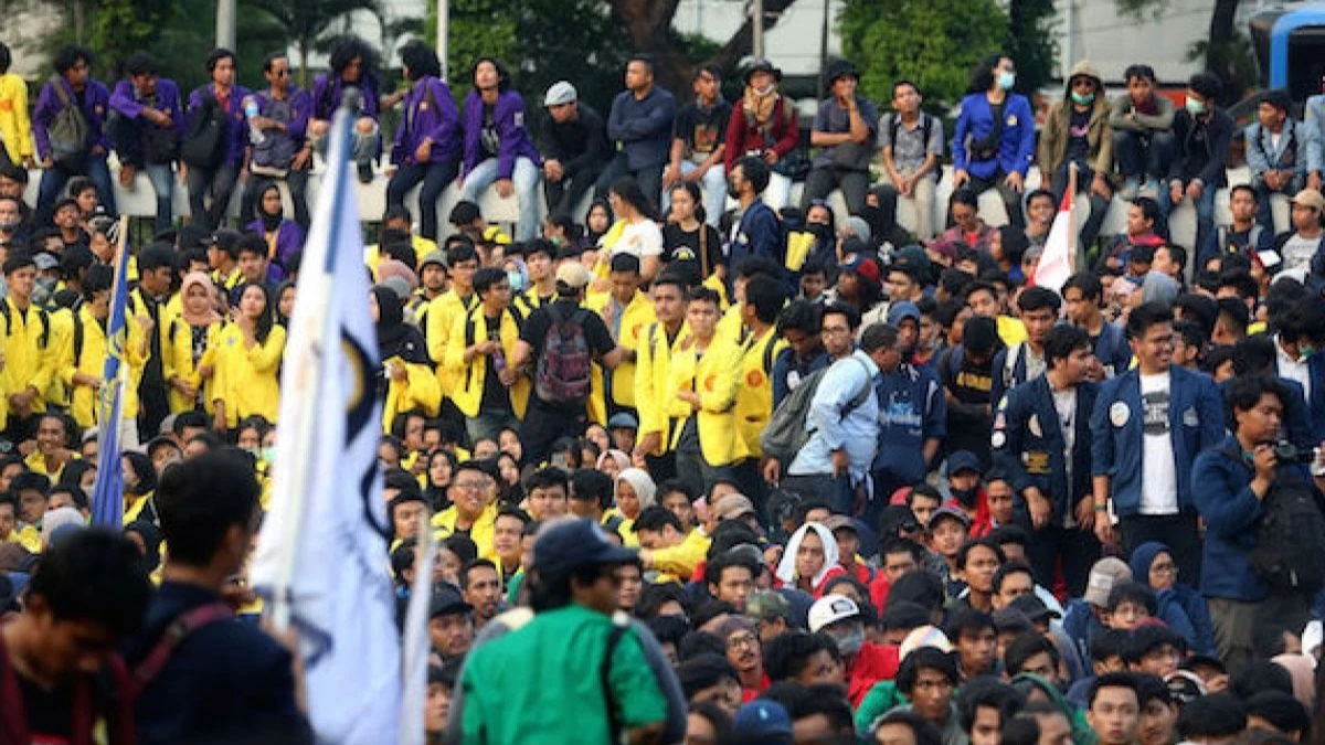 Mahasiswa Demo Dua Tahun Prabowo-Gibran di 2 Titik Jakarta