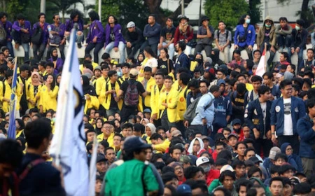 Mahasiswa Demo Dua Tahun Prabowo-Gibran di 2 Titik Jakarta