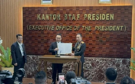 Listyo Sigit Resmi Jabat KSP, Siap Lanjutkan Kinerja Dudung Abdurachman
